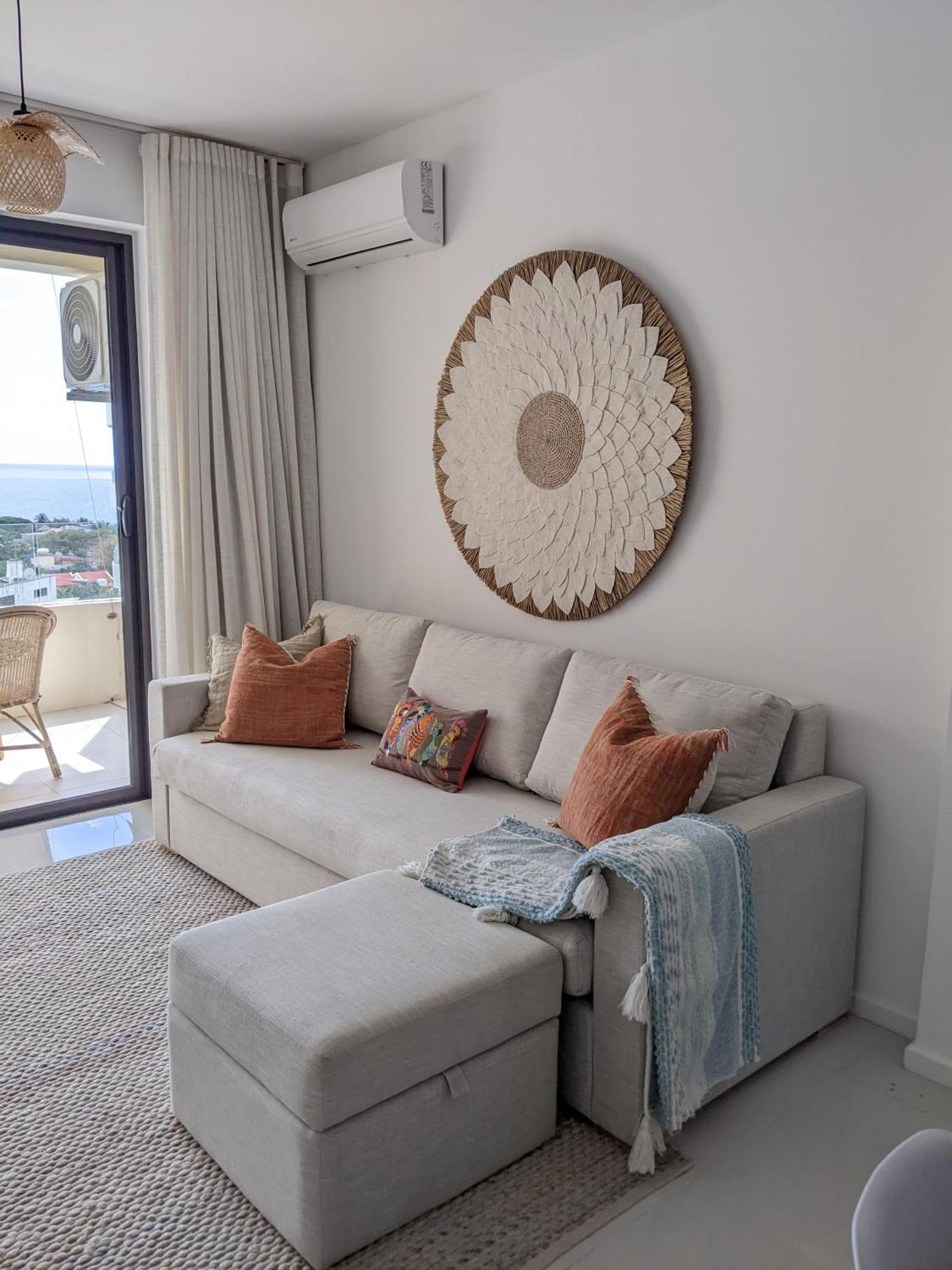 Seaview Serenity Apartment